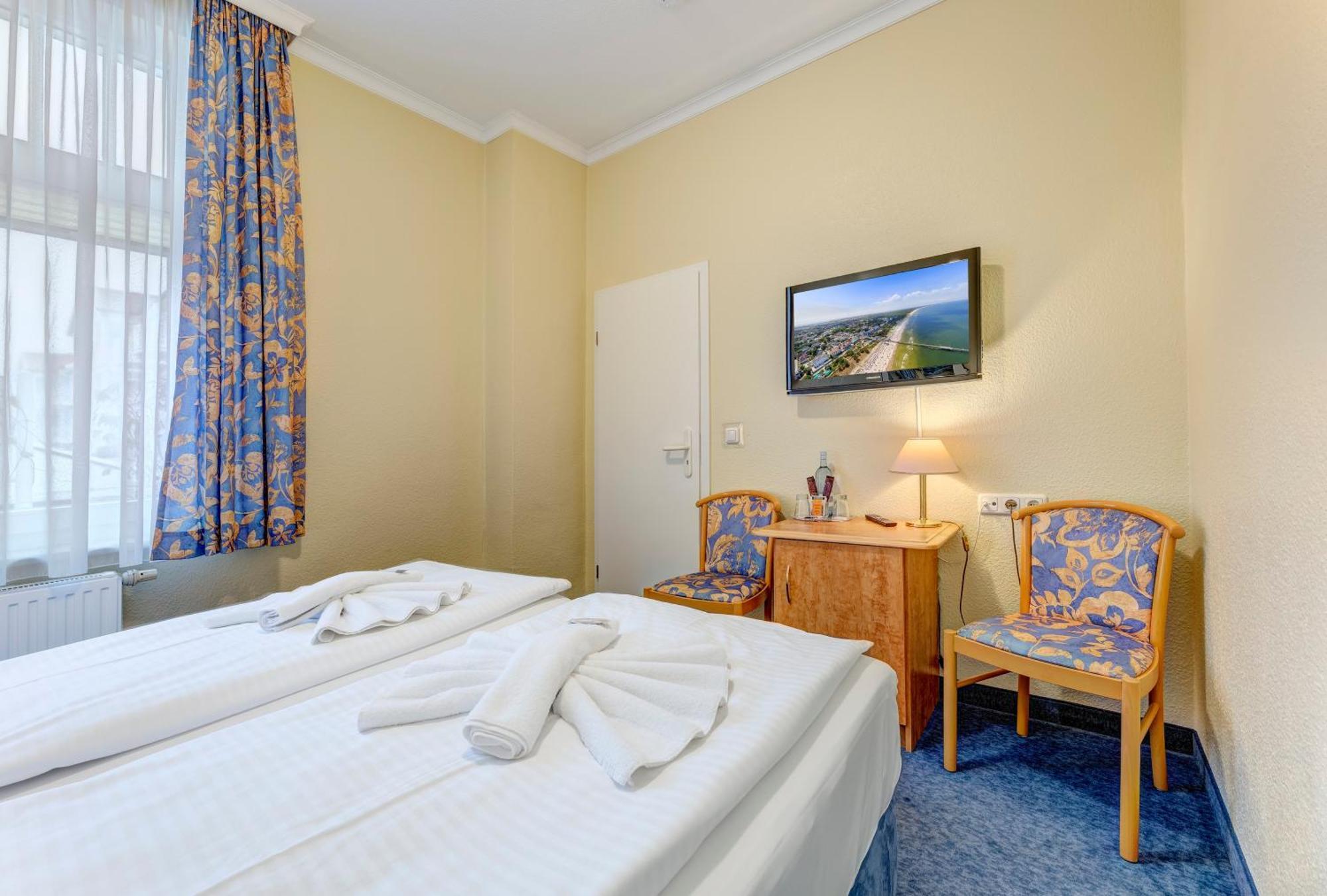 Haus Seeblick Hotel Garni & Ferienwohnungen Zinnowitz Exterior photo