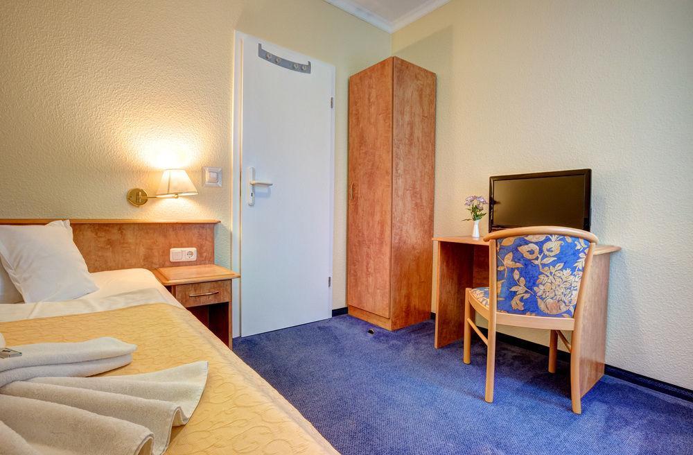 Haus Seeblick Hotel Garni & Ferienwohnungen Zinnowitz Exterior photo